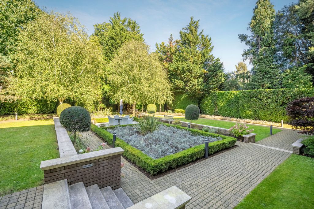 Additional image 14 of 3 bed flat for saleEsher Park Avenue, Esher KT10