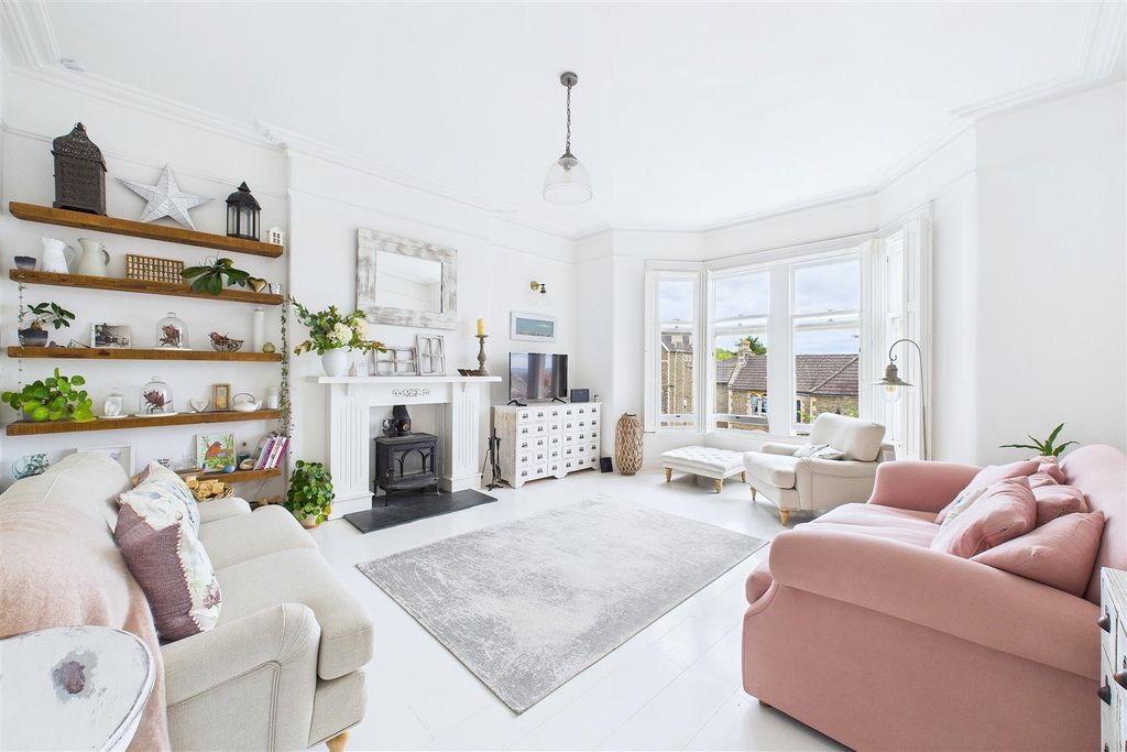 Additional image 2 of 2 bed flat for salePopular Location Close To Hill Road, Clevedon BS21