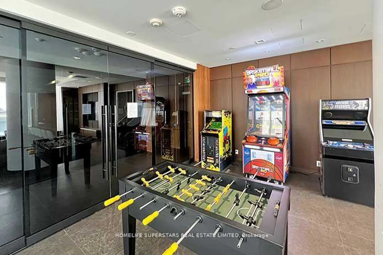 Additional image 5 of 950 Portage Parkway Ph12