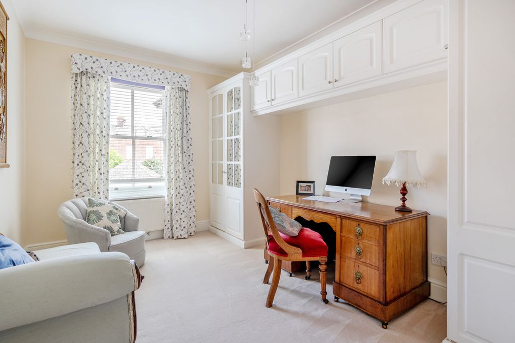 Additional image 8 of 3 bed flat for saleHarcourt Manor, Salisbury SP2