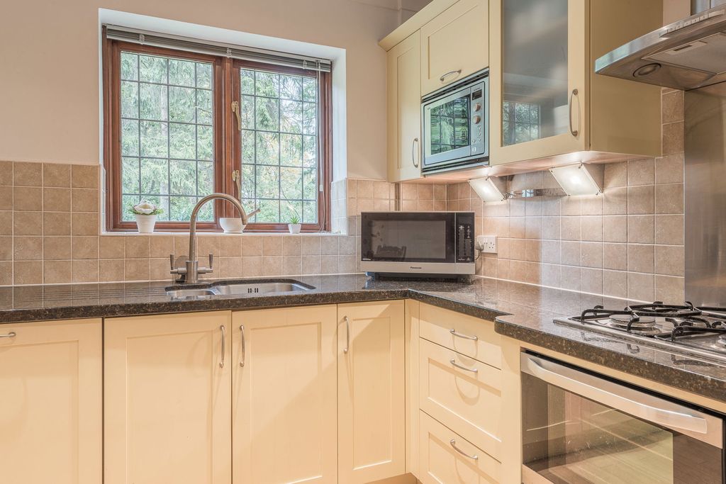 Additional image 24 of 2 bed flat for saleSt. Johns Hill, Shenstone, Lichfield WS14