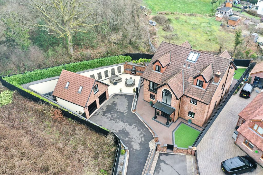 Additional image 9 of 5 bed detached house for saleOak Tree Rise, Newbridge NP11