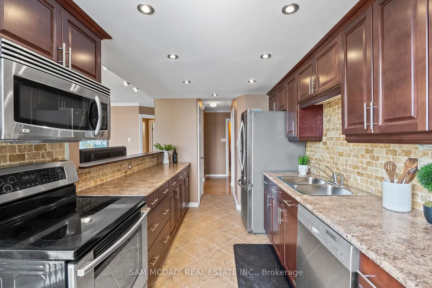 Additional image 8 of 75 King Street 1105