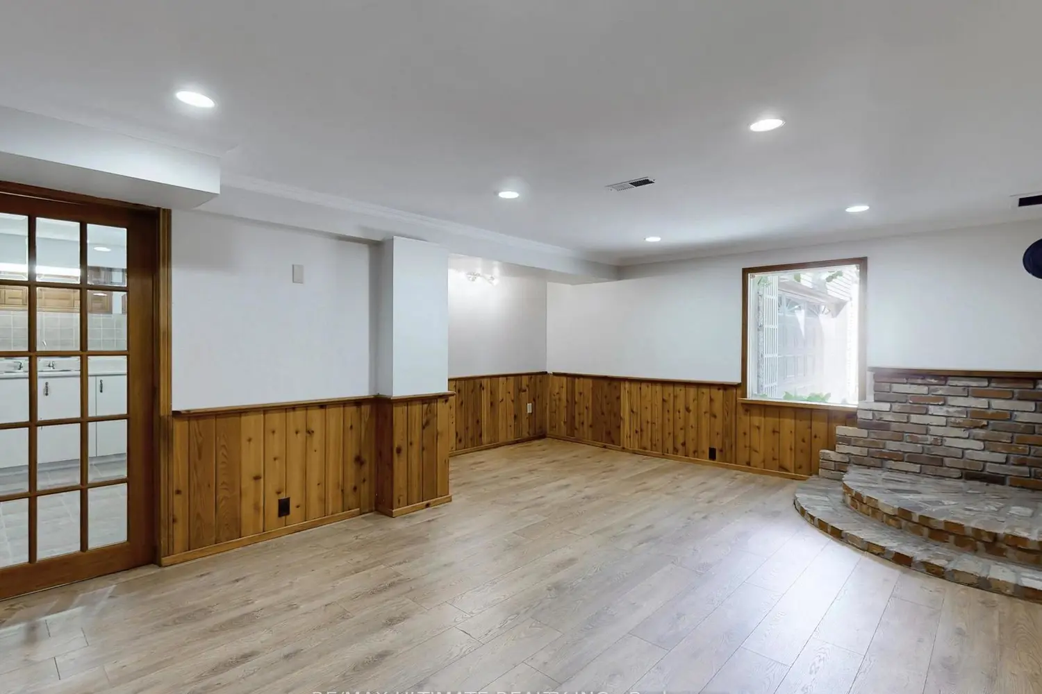 Additional image 13 of 5085 Sideline 12