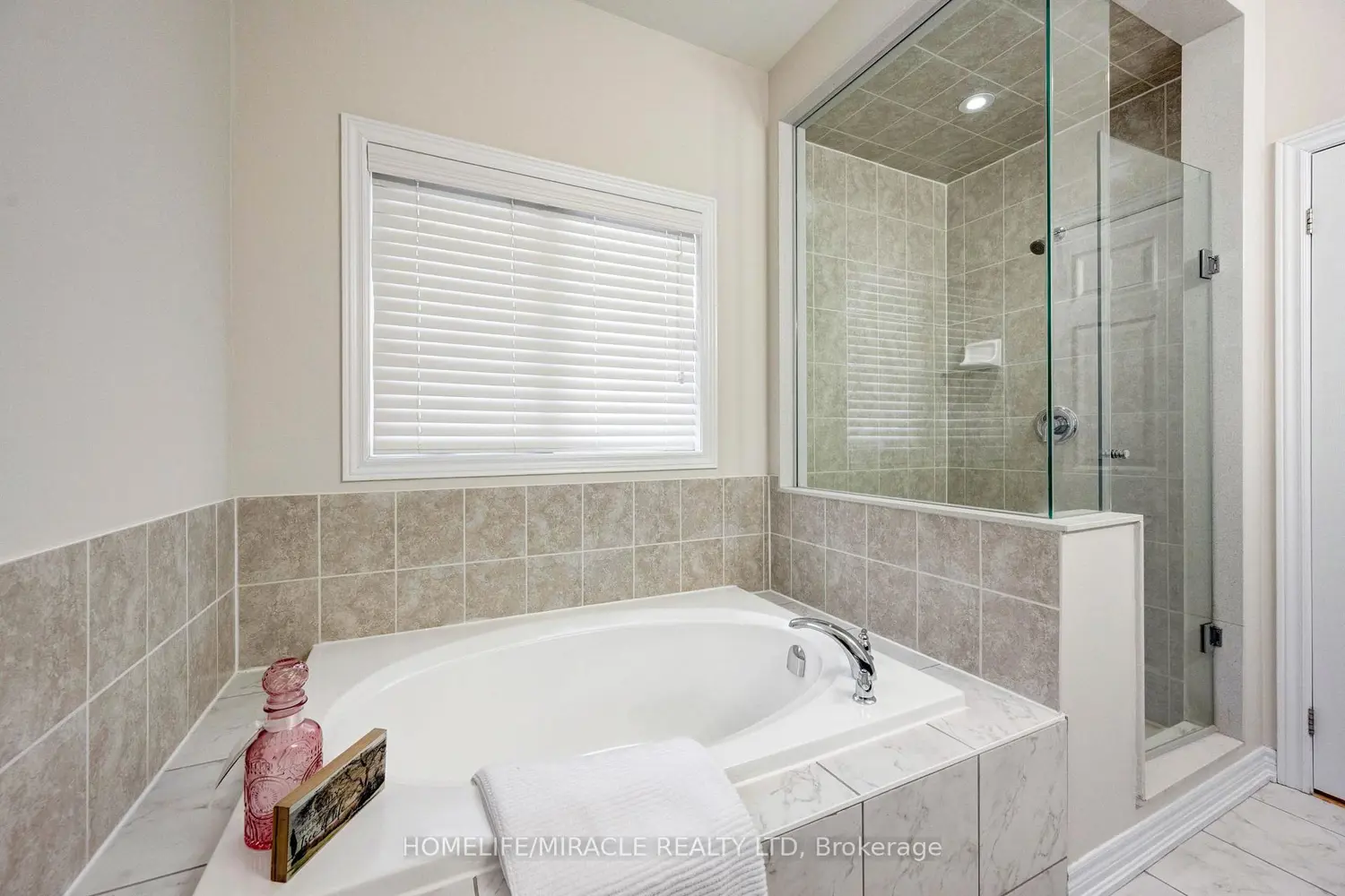 Additional image 11 of 14 Vezna Crescent