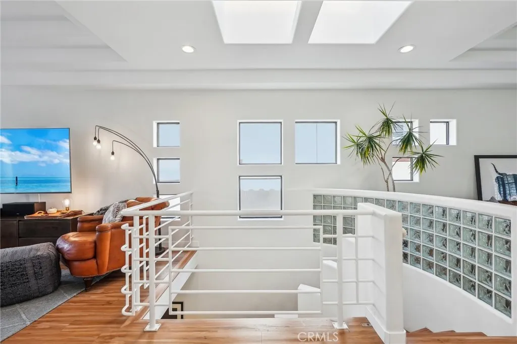 Additional image 70 of 221 S Francisca Avenue Unit A, Redondo Beach, CA 90277