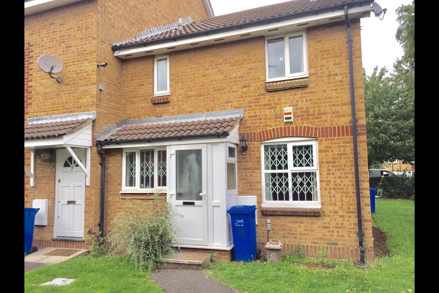 1 Bed End Terrace, Burnell Walk, SE1, N1 7GU