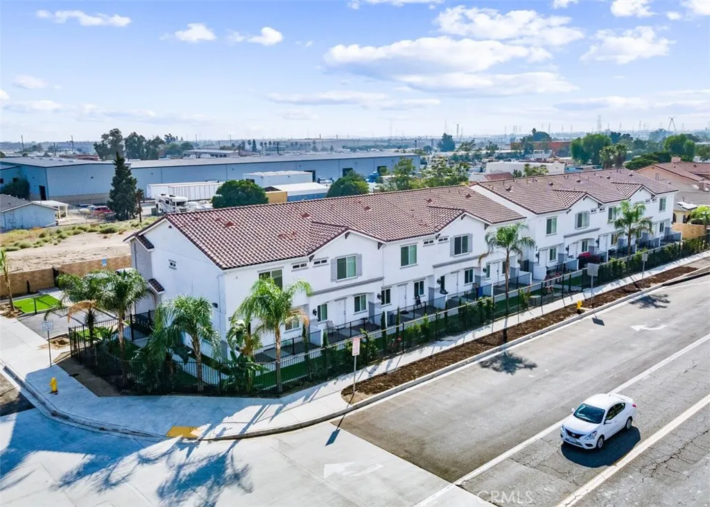 Additional image 3 of 13665 Arrow Rte Unit 9, Fontana, CA 92335