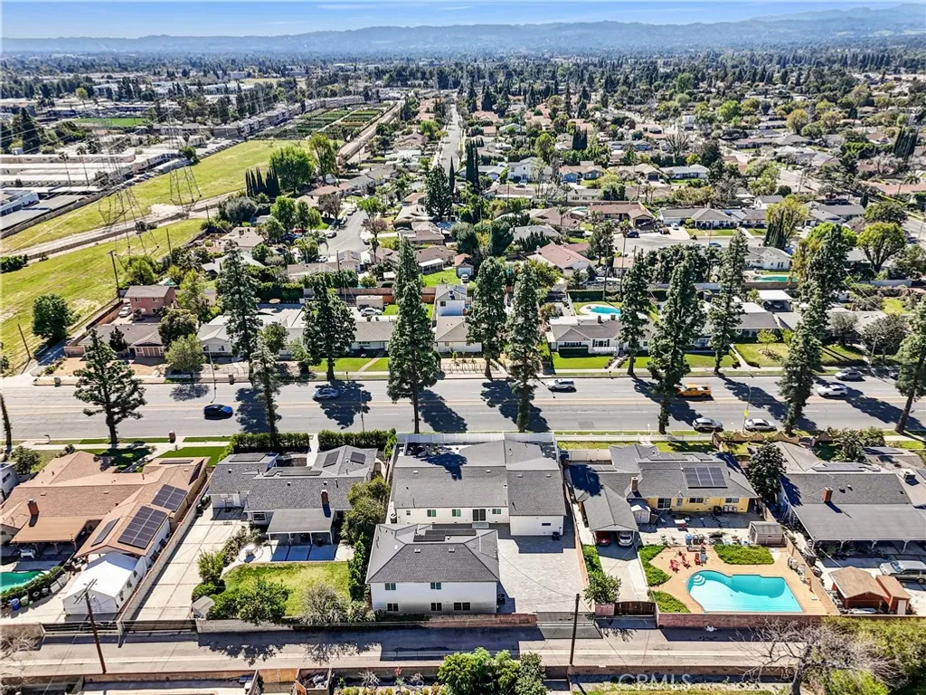 18225 Chatsworth St, Northridge, CA 91326