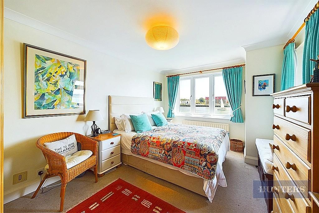 Additional image 5 of 2 bed flat for saleMoorhead Court, Ocean Village SO14