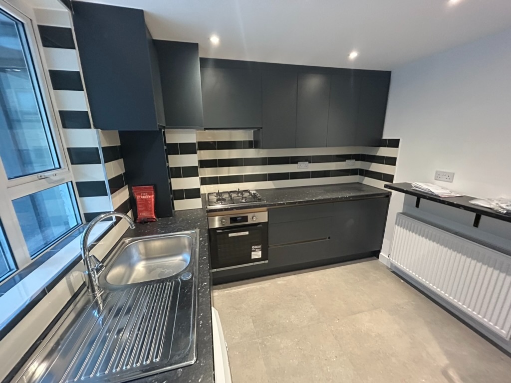 2 Bed Flat, Tollgate House, NW6, N1 7GU