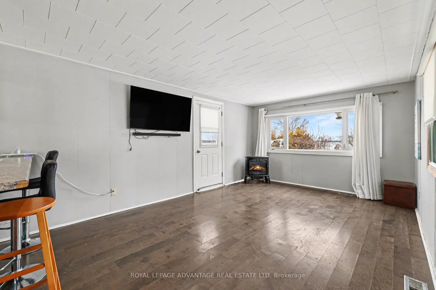 266 Hillview Road photo 5