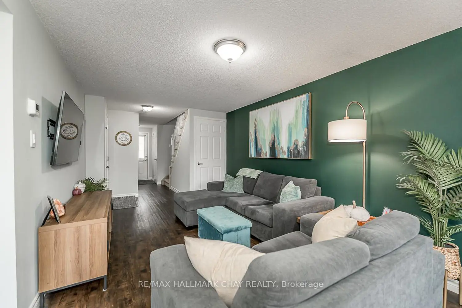 50 Raymond Crescent photo 4