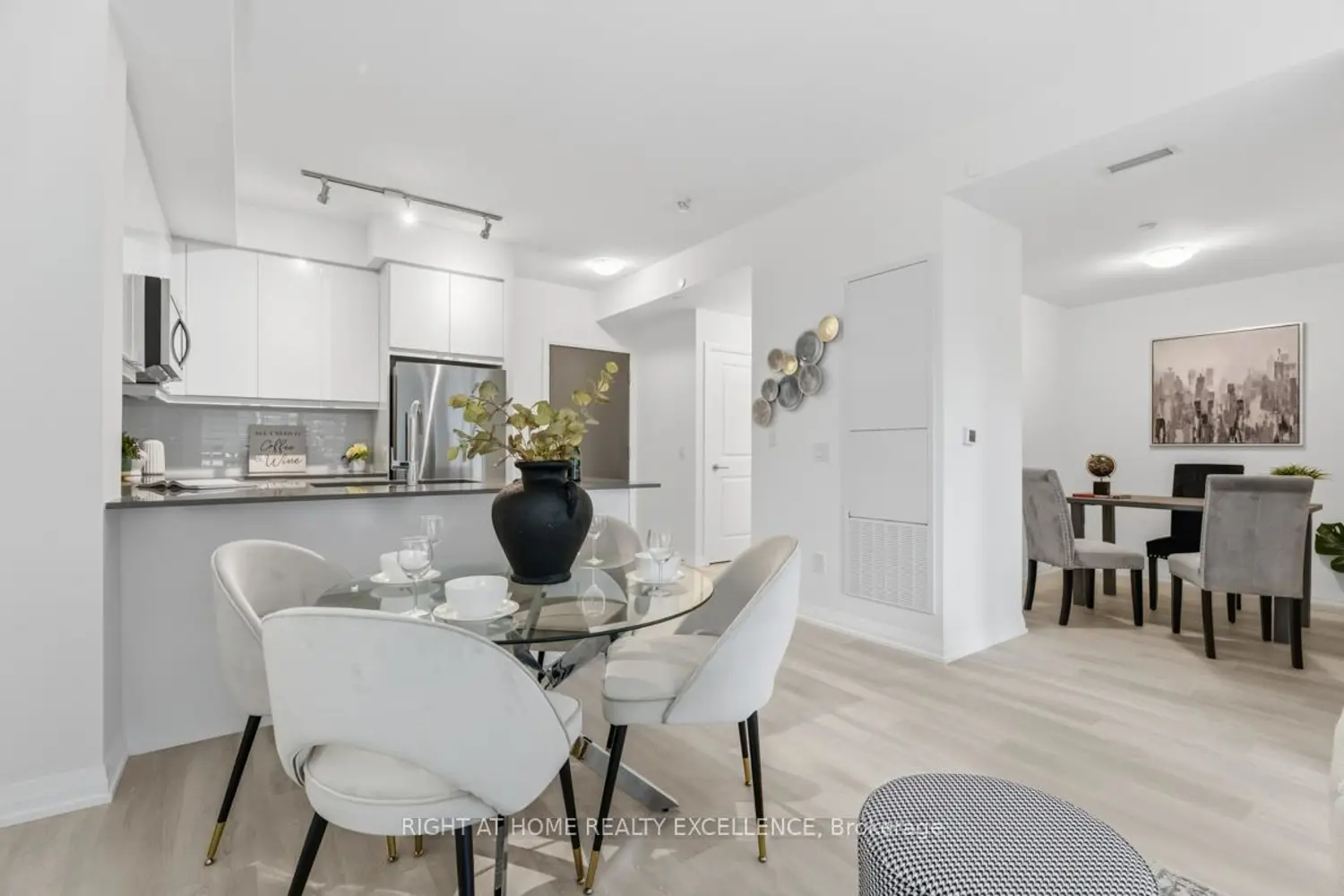 Additional image 2 of 3260 Sheppard Avenue 411
