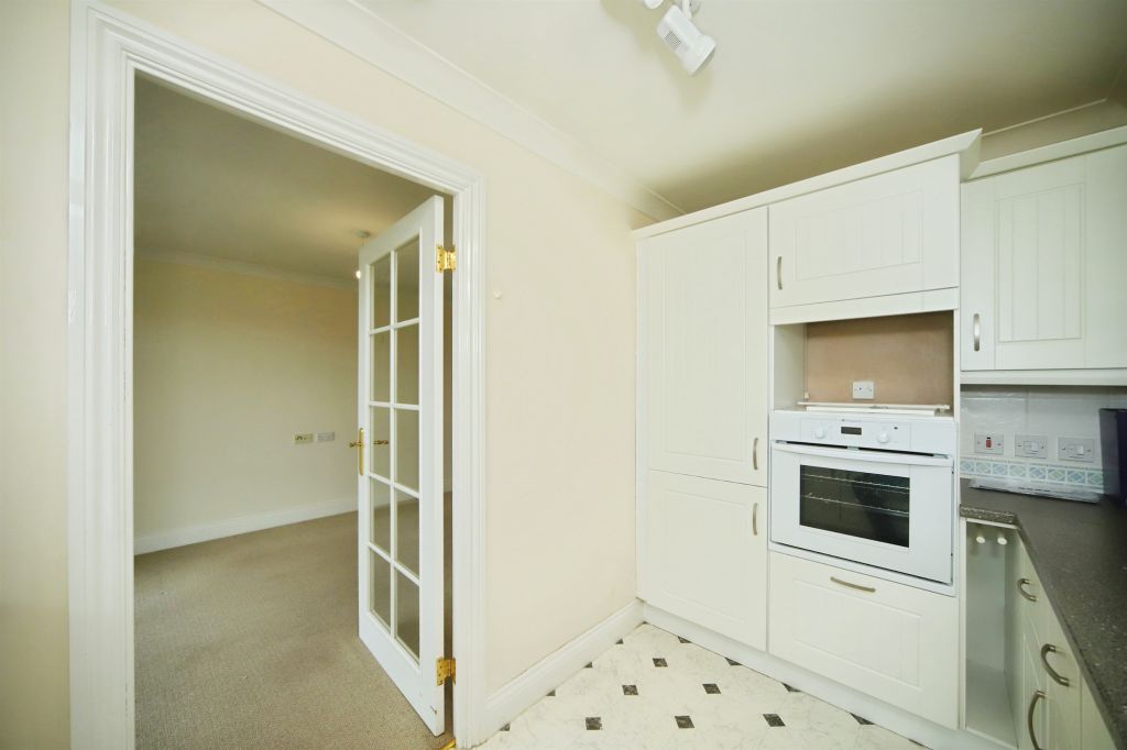 Additional image 9 of 2 bed flat for saleCoal Orchard, Taunton TA1