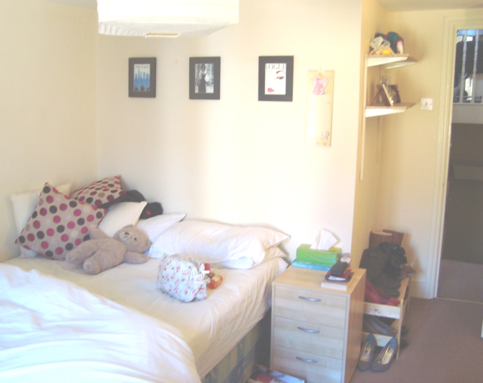 Additional image 3 of 2 Bed Flat, Prideaux Road, SW9, N1 7GU