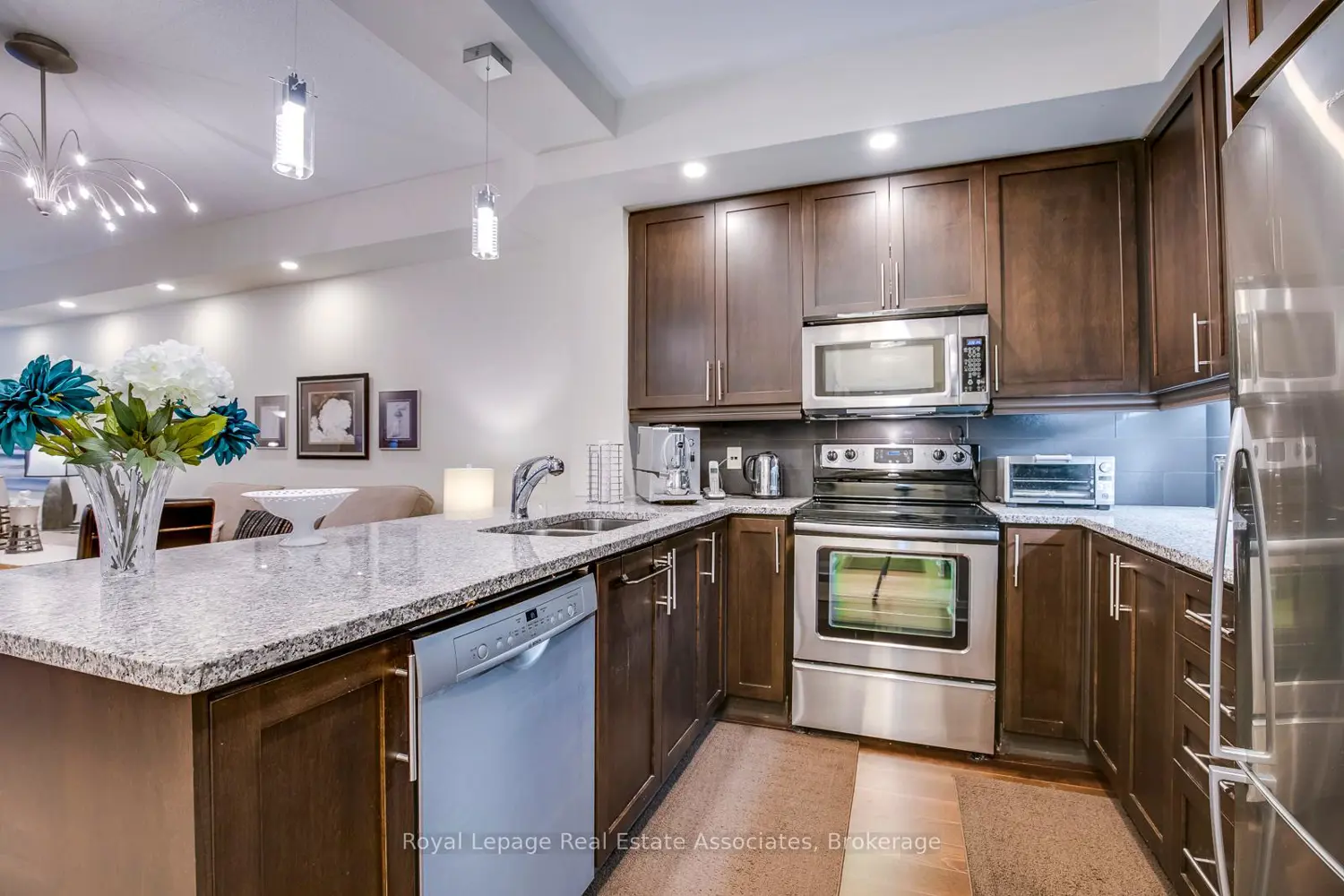 Additional image 8 of 1 Hurontario Street 308