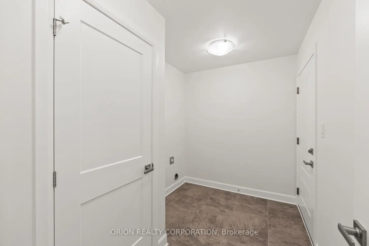 418 Buckthorn Drive photo 3