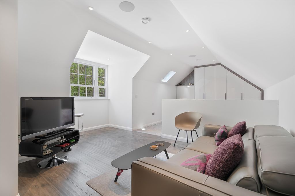 Additional image 38 of 6 bed detached house for saleHorsegate Ride, Ascot, Berkshire SL5