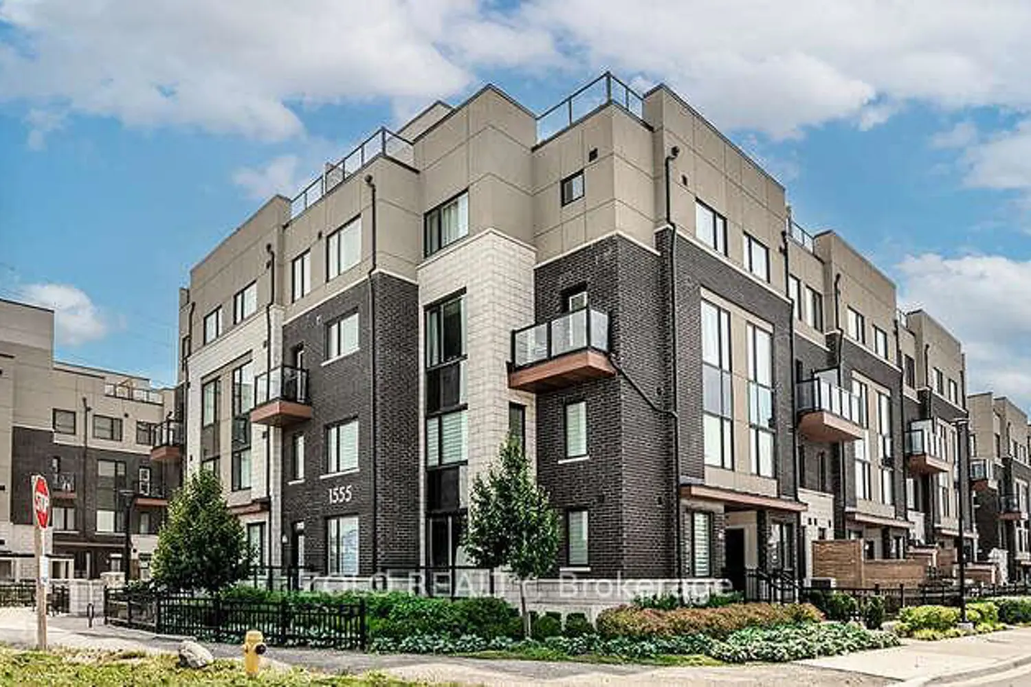 1555 Kingston Road 218