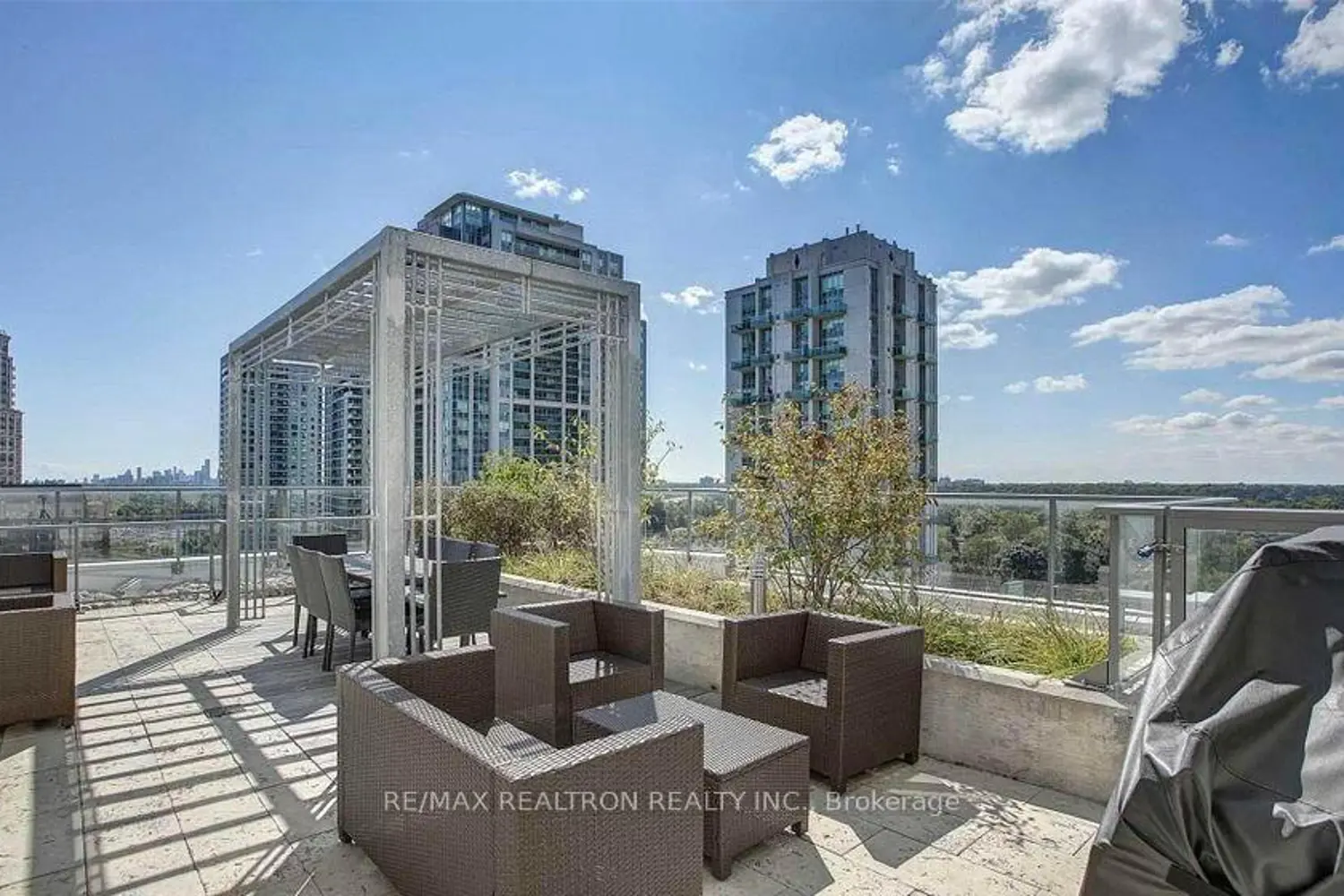 Additional image 8 of 28 Avondale Avenue 1102