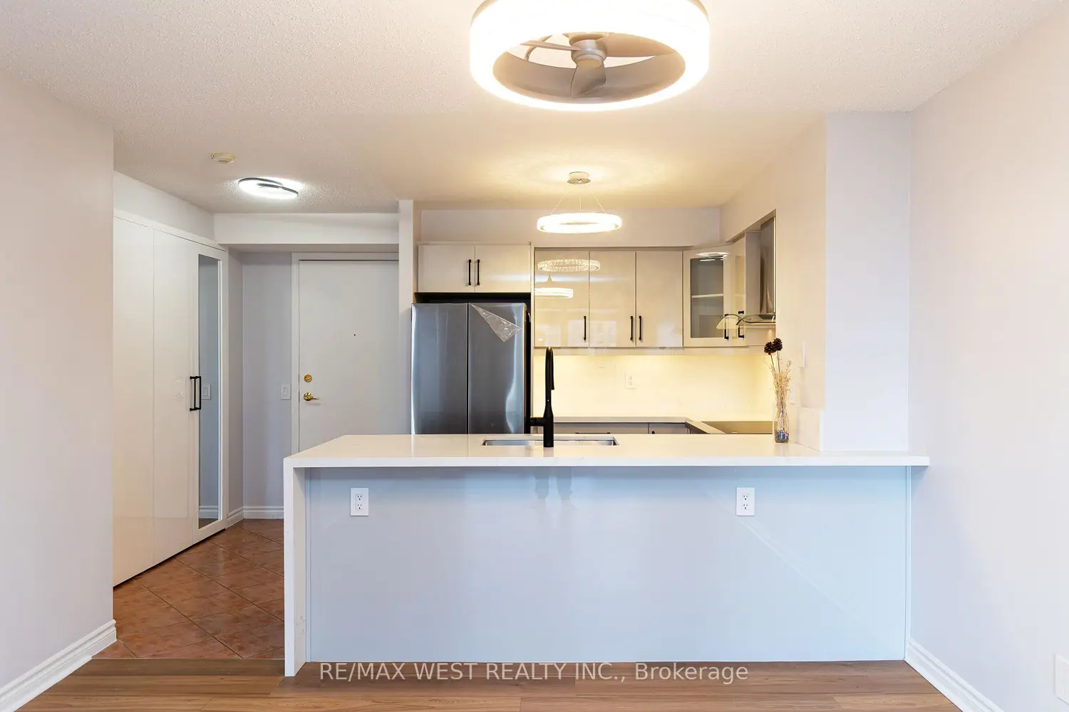 Additional image 7 of 35 Kingsbridge Garden Circle 902