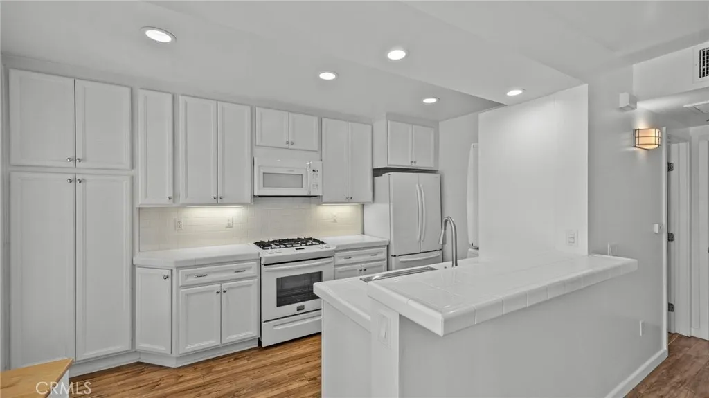 Additional image 25 of 114 Roycroft Ave Unit A, Long Beach, CA 90803