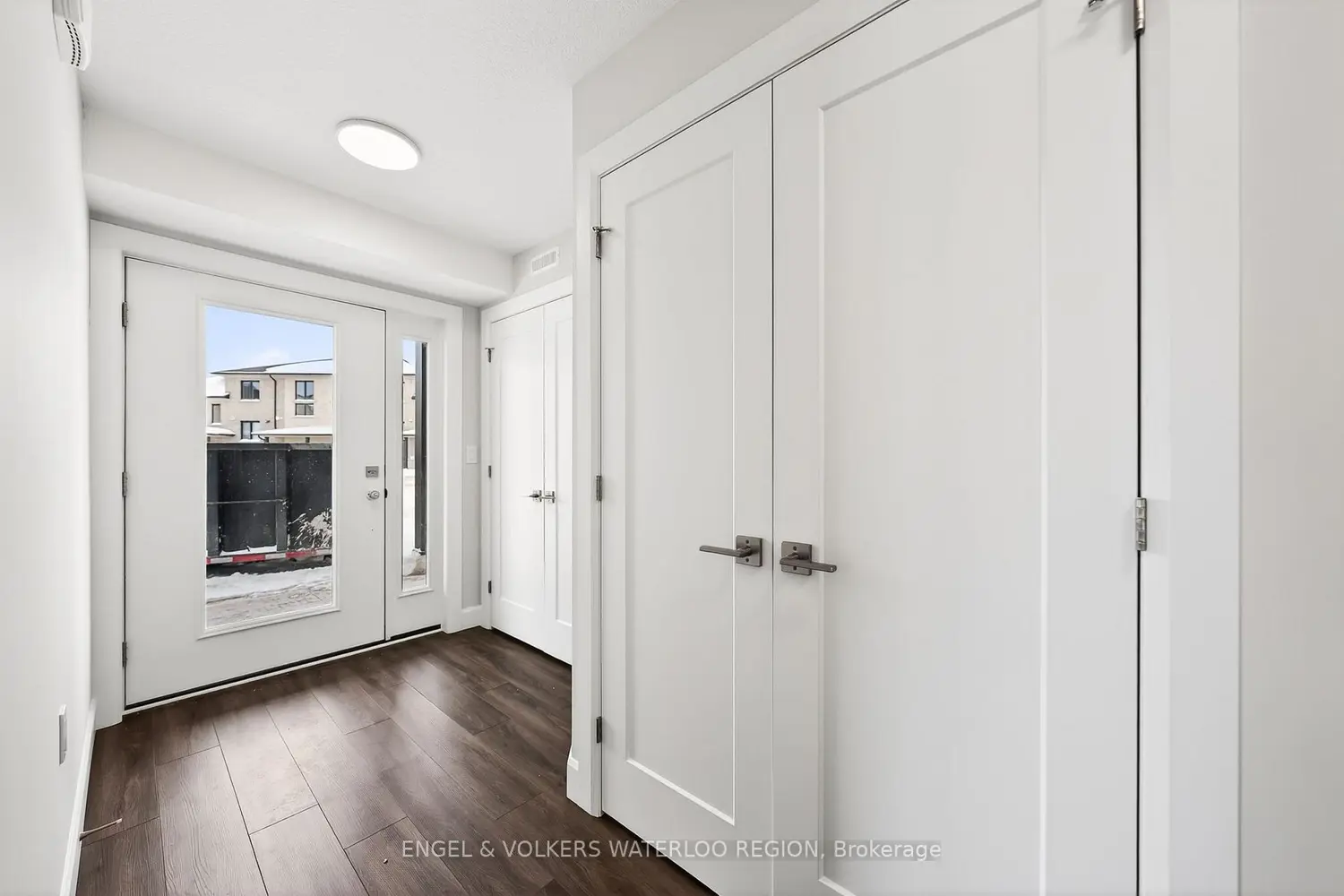 Additional image 3 of 3202 Vivian Line 50