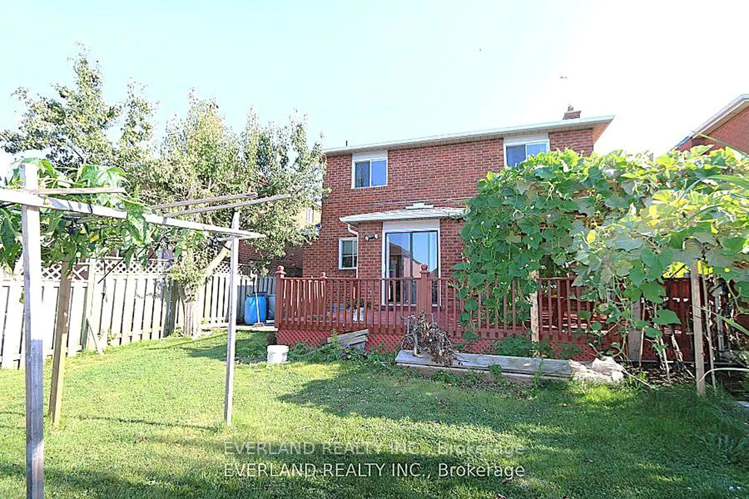 87 Kyla Crescent photo 5