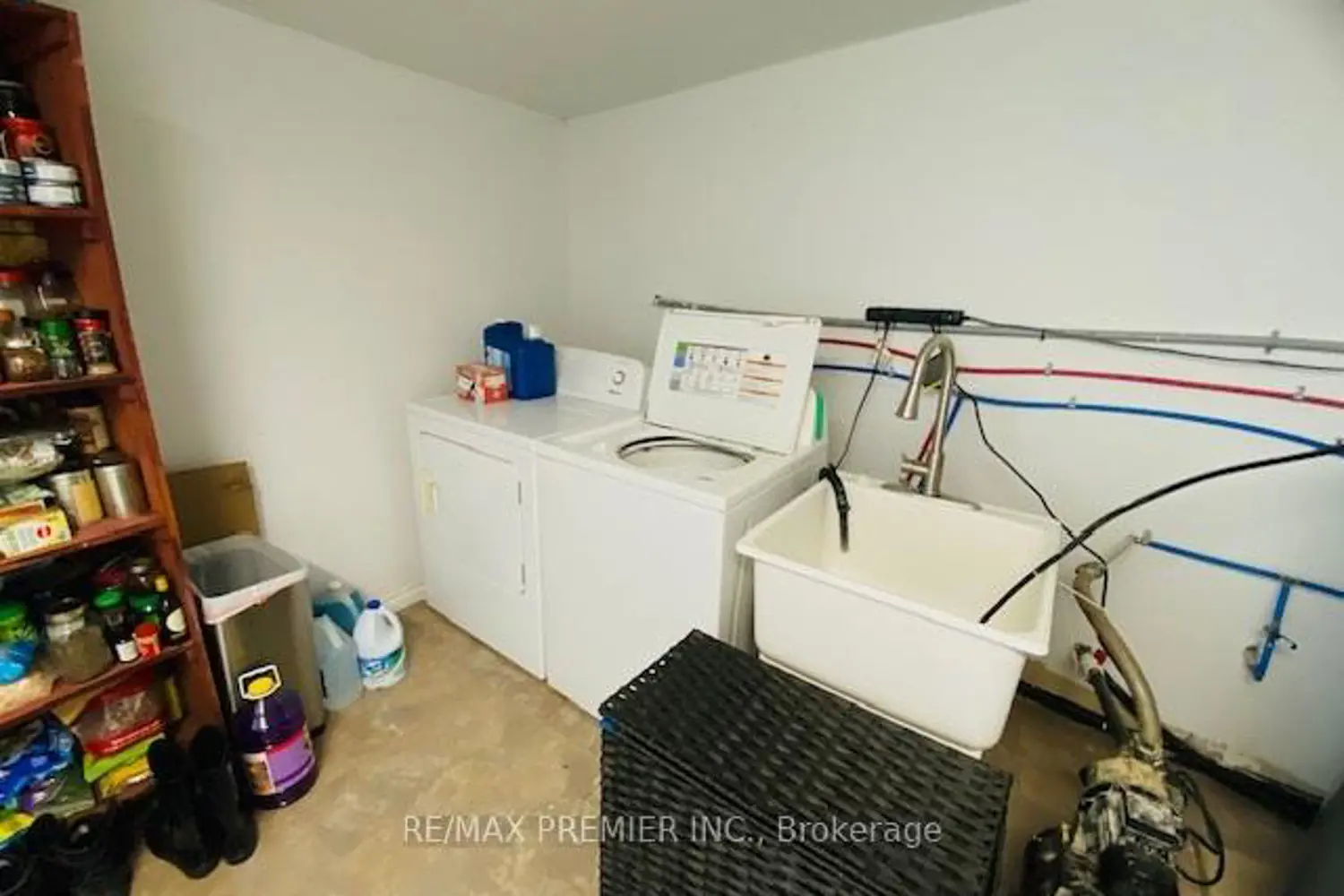 Additional image 15 of 2462 Rundle Road