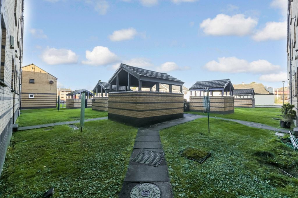Additional image 17 of 2 bed flat for saleGlasgow Road, West Dunbartonshire, Clydebank G81