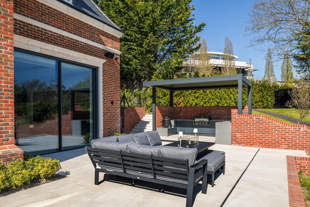 Additional image 19 of 5 bed detached house for saleCharters Gate, Hancocks Mount, Ascot, Berkshire SL5