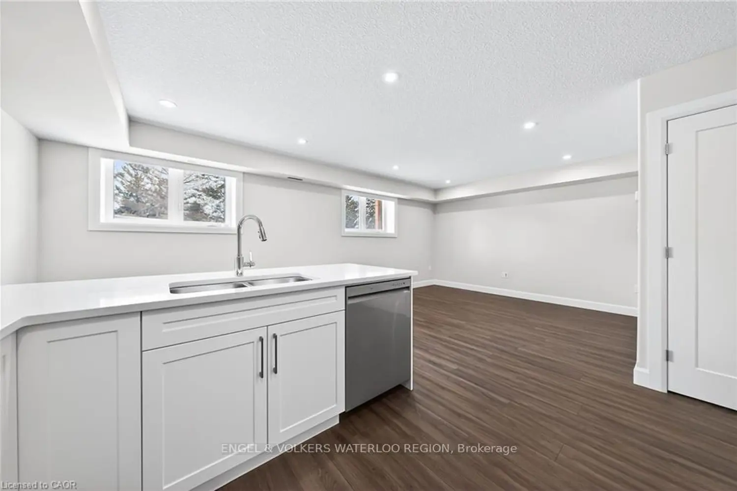 Additional image 11 of 3202 Vivian Line 46