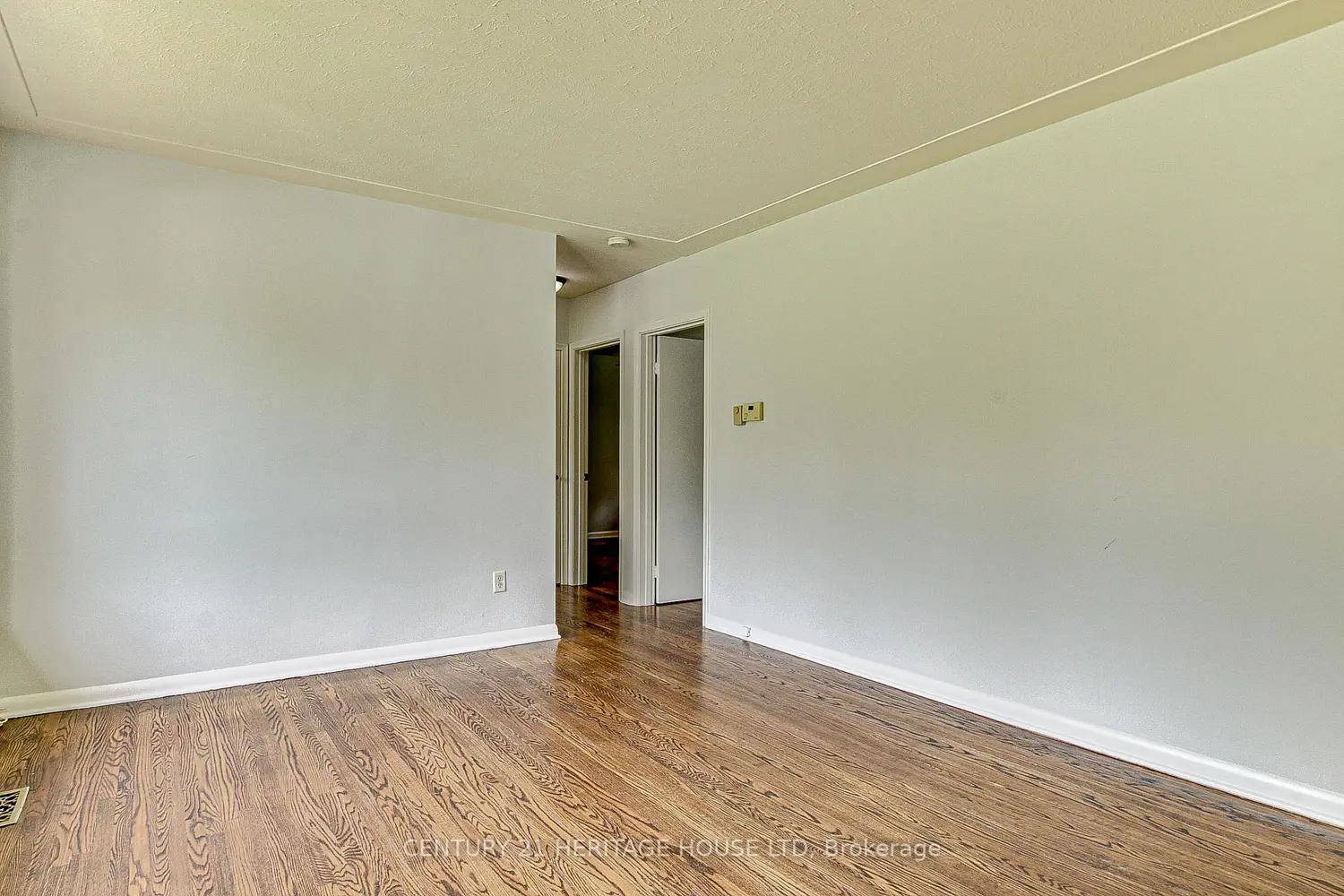 10 Cornerbrook Avenue photo 4