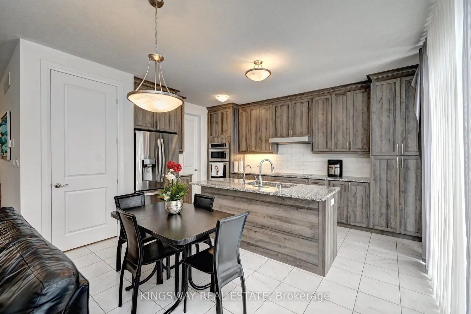 Additional image 6 of 520 Nathalie Crescent