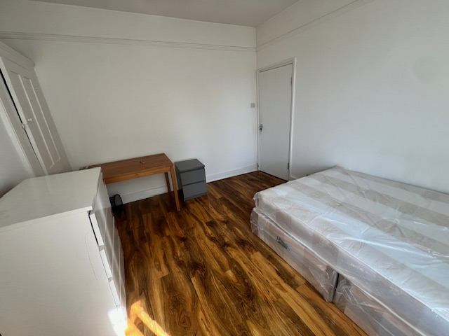 Additional image 4 of 2 Bed Flat, London, SE24, N1 7GU