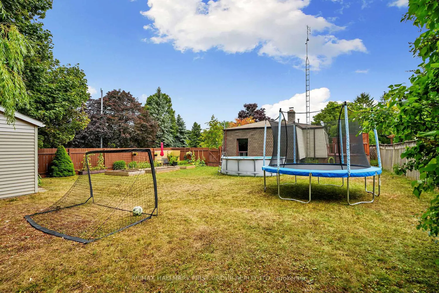 Additional image 12 of 605 Burwash Street