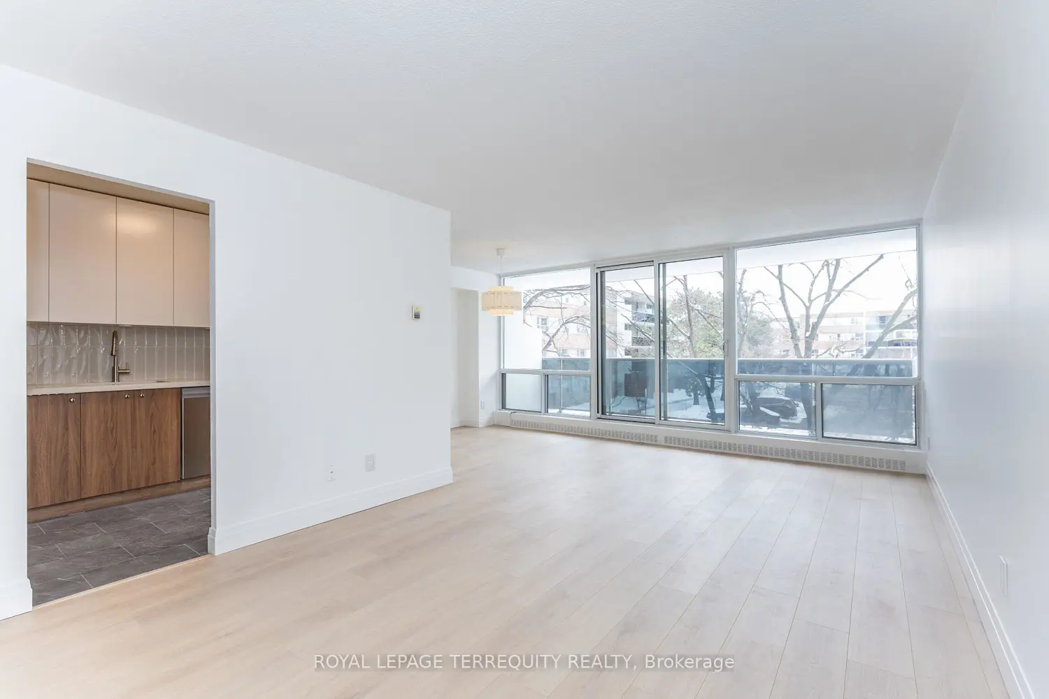 Additional image 3 of 30 Sunrise Avenue 202