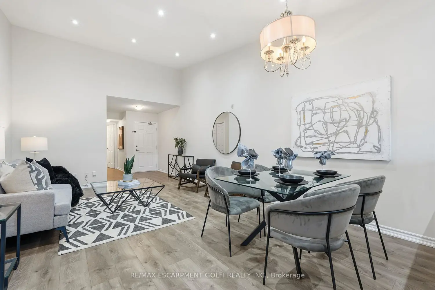 Additional image 7 of 2035 Appleby Line 411