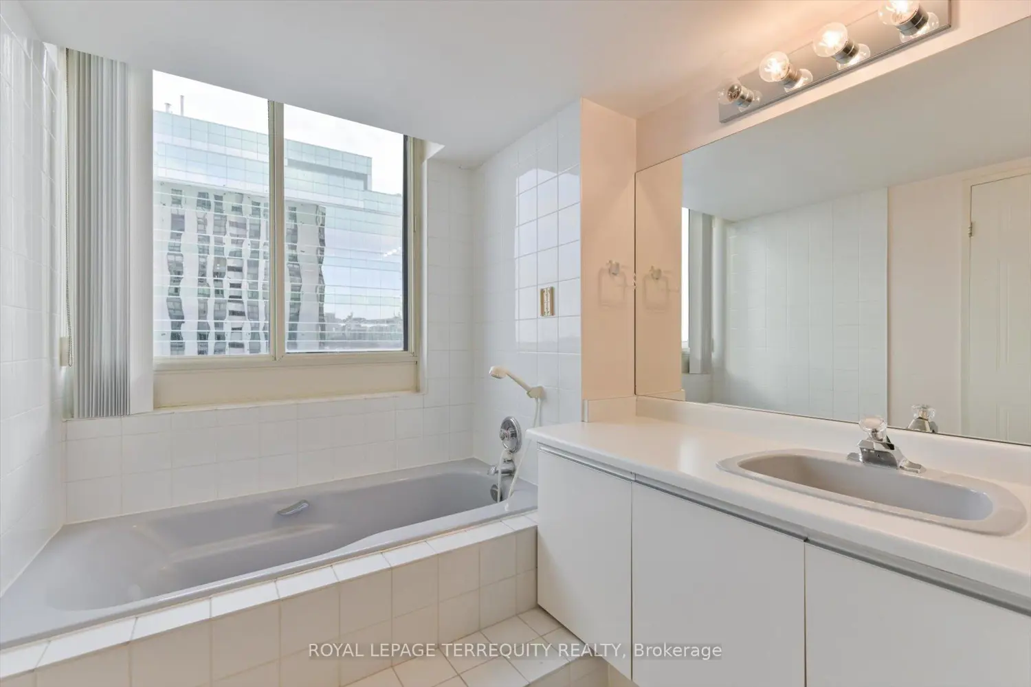 Additional image 14 of 5 Kenneth Avenue 907