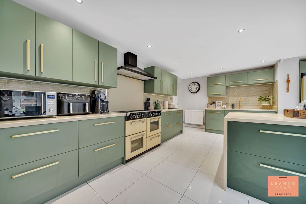 Additional image 13 of 5 bed detached house for saleRhyd Y Gwern Close, Rudry, Caerphilly CF83