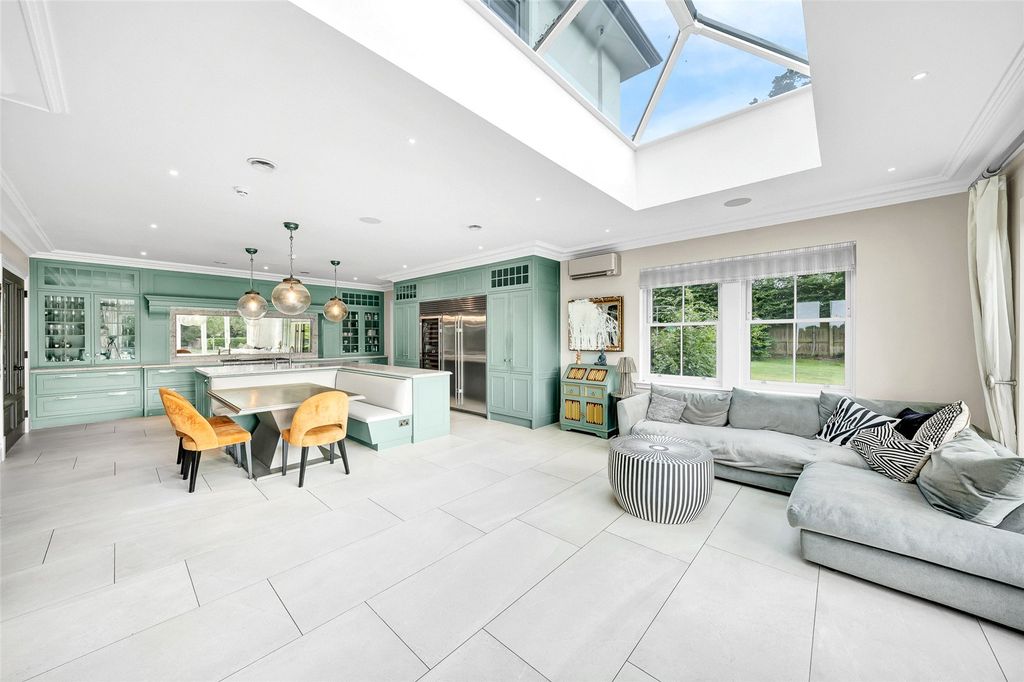 Additional image 7 of 9 bed detached house for saleStubbs Hill, Binfield, Bracknell, Berkshire RG42