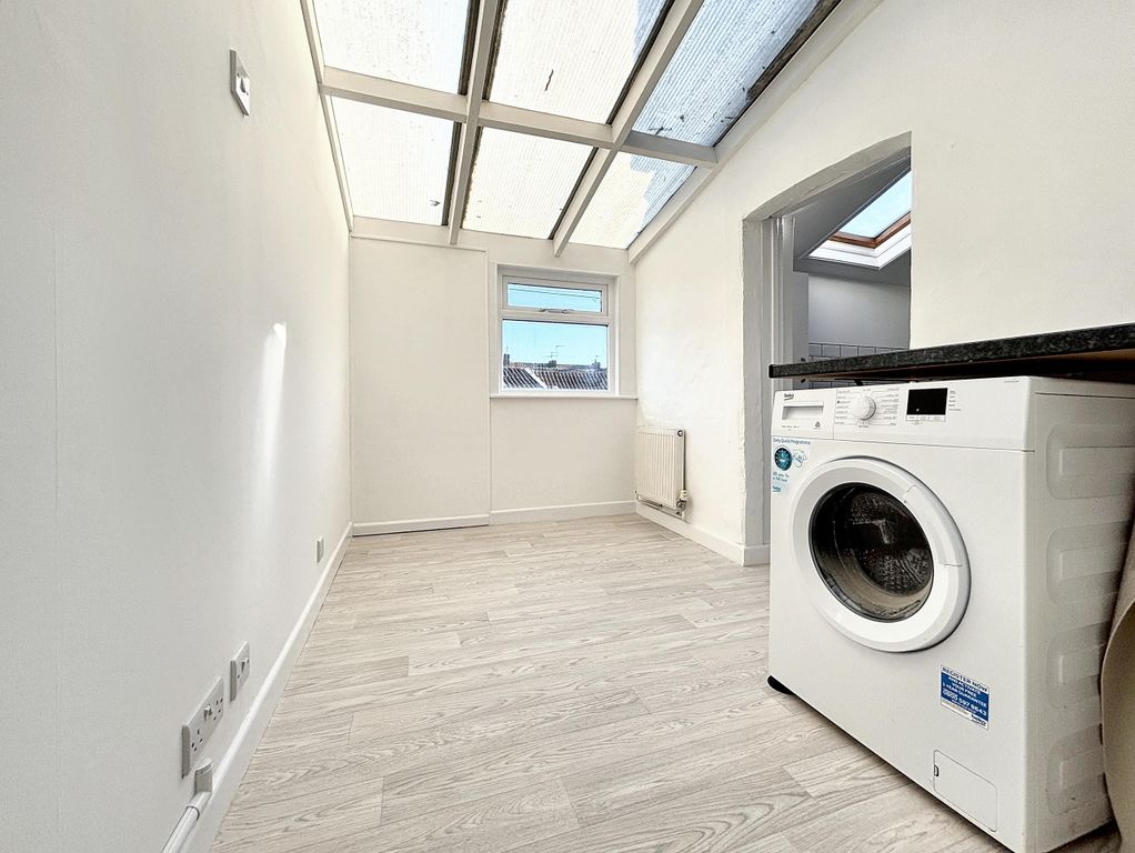 2 bed maisonette for saleSoundwell Road, Bristol, Gloucestershire, 4Qg, Gb BS16 photo 3