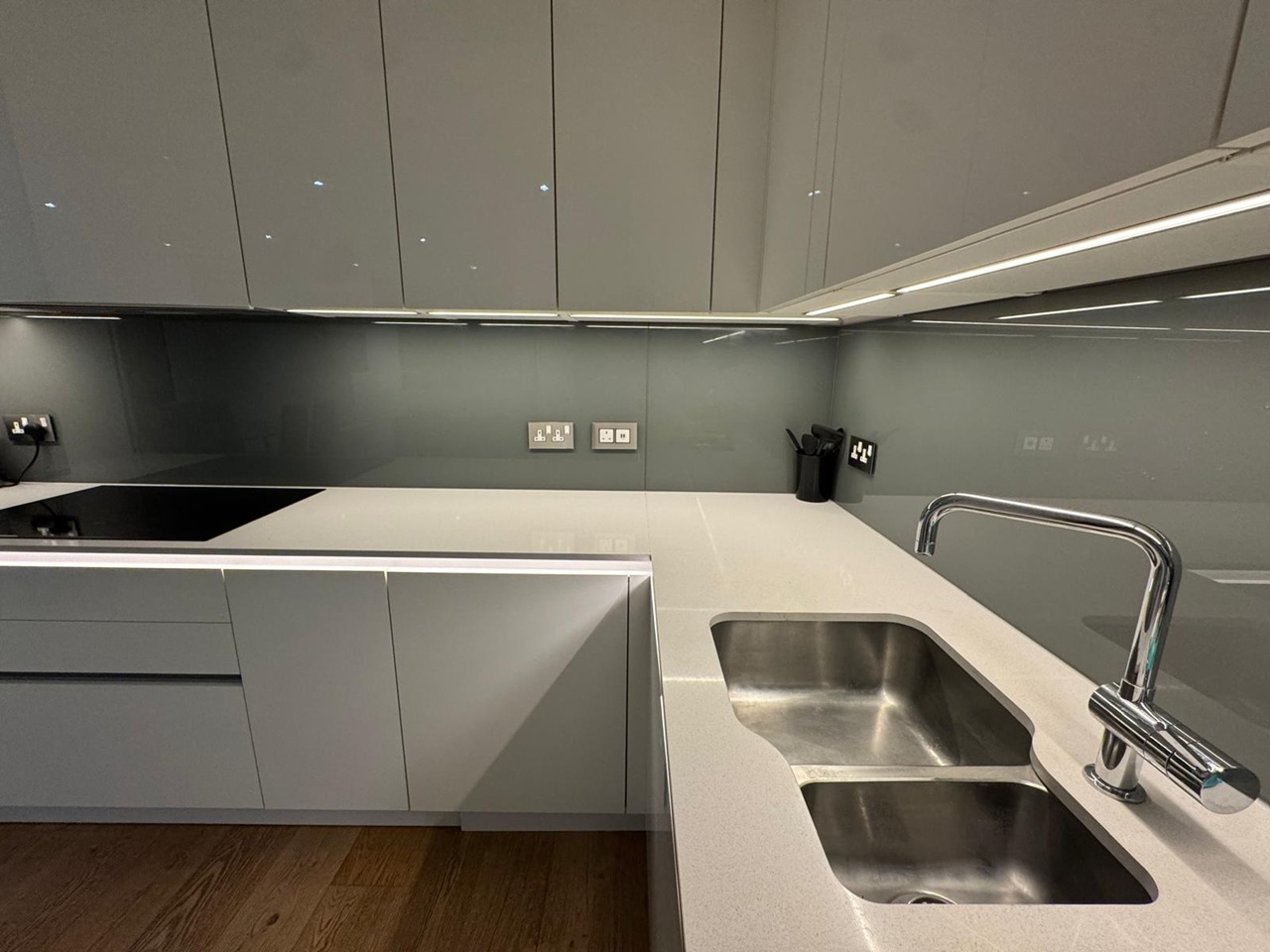 Additional image 11 of 3 Bed Flat, Lombard Wharf, SW11, N1 7GU