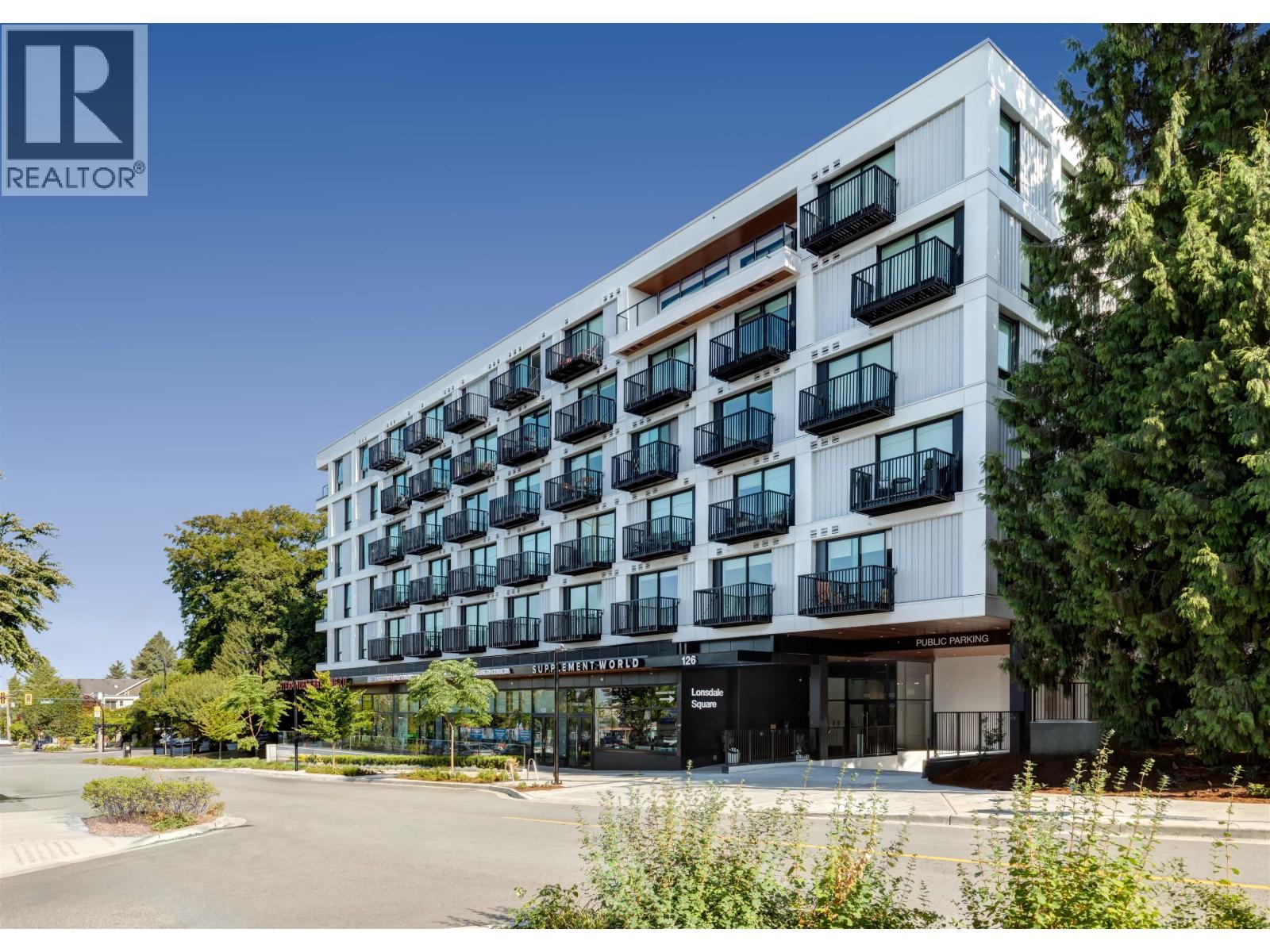 105 126 126 21ST ST E STREET