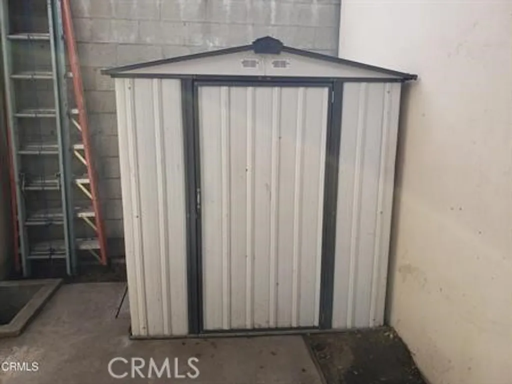 10550 Victory Boulevard, North Hollywood, CA 91606