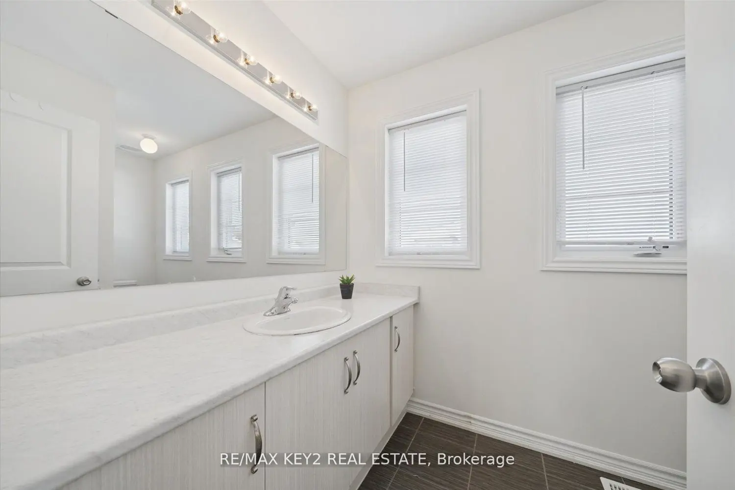 Additional image 17 of 1129 Cameo Street