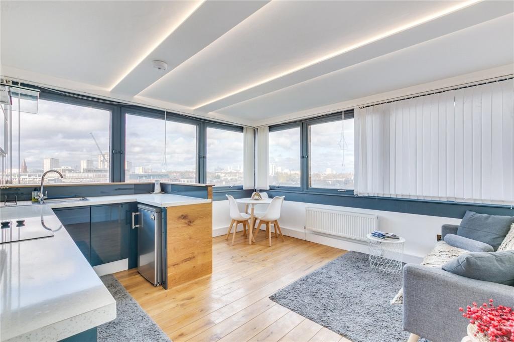 3 Bed Flat, Penge House, SW11, N1 7GU