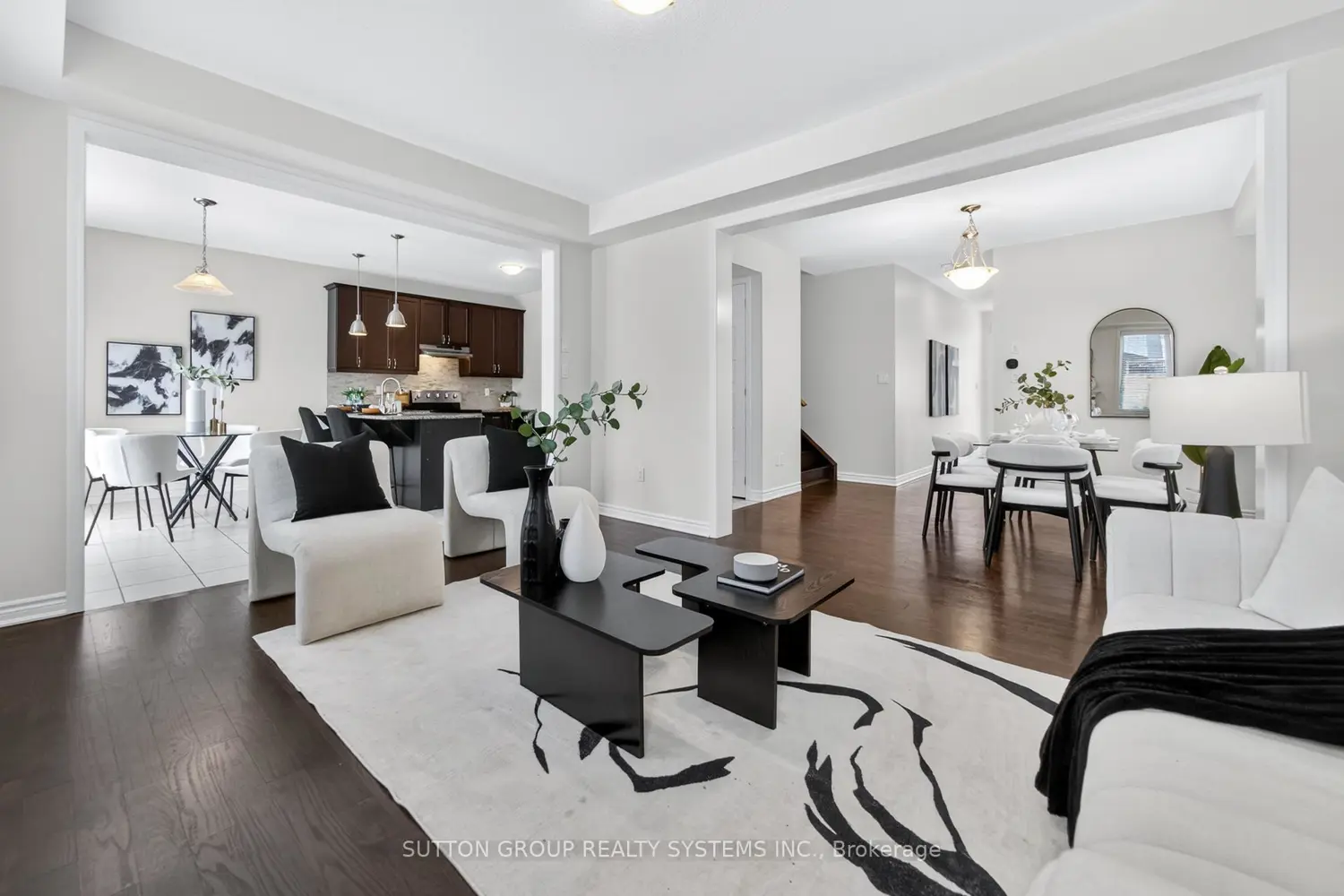 Additional image 3 of 693 Doon South Drive