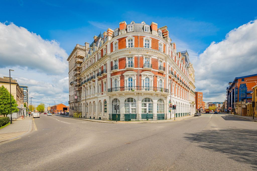 3 bed flat for saleImperial Apartments, South Western House, Southampton SO14